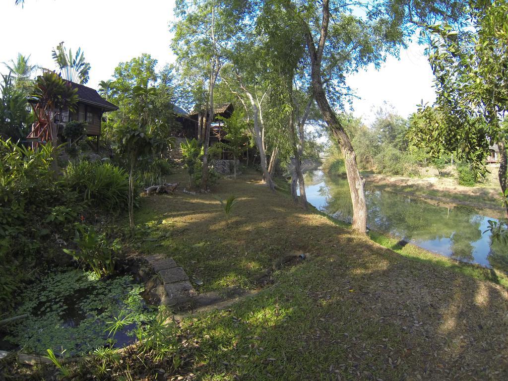 Riverside Ban Cho Lae Exteriör bild