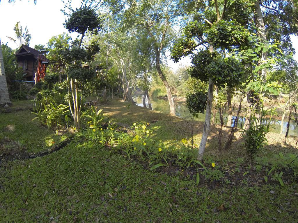 Riverside Ban Cho Lae Exteriör bild