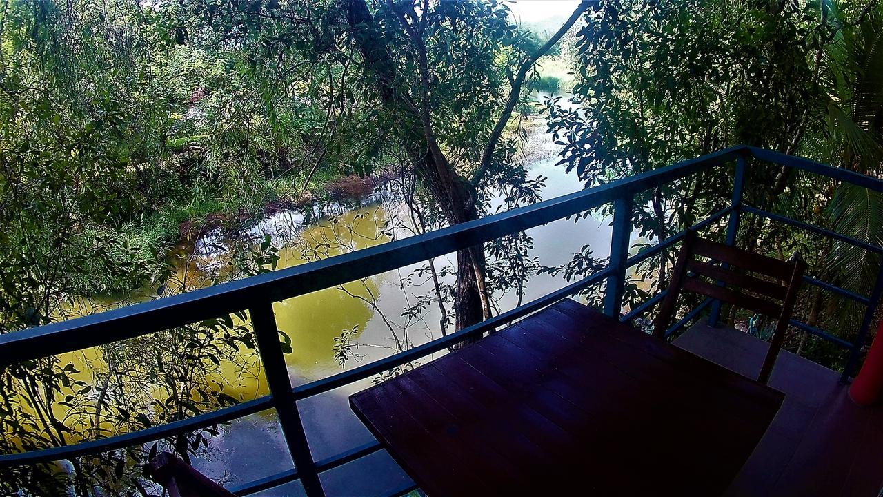 Riverside Ban Cho Lae Exteriör bild